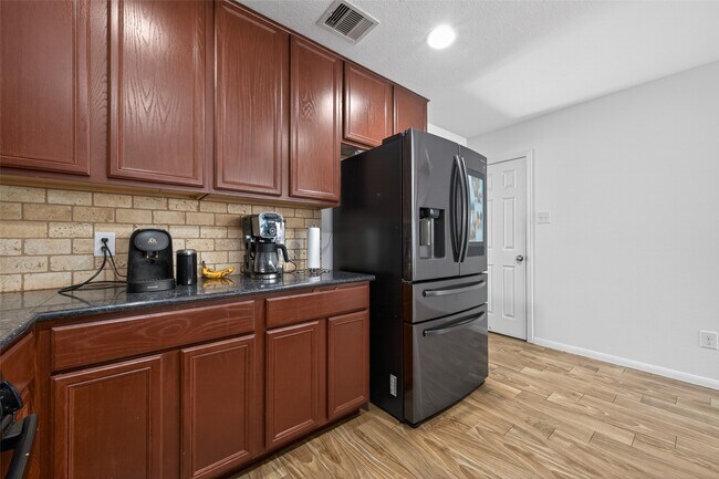 Building Photo - 9931 Chimney Swift Ln