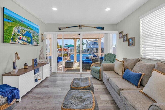 Building Photo - 136 Sable Palm Ln