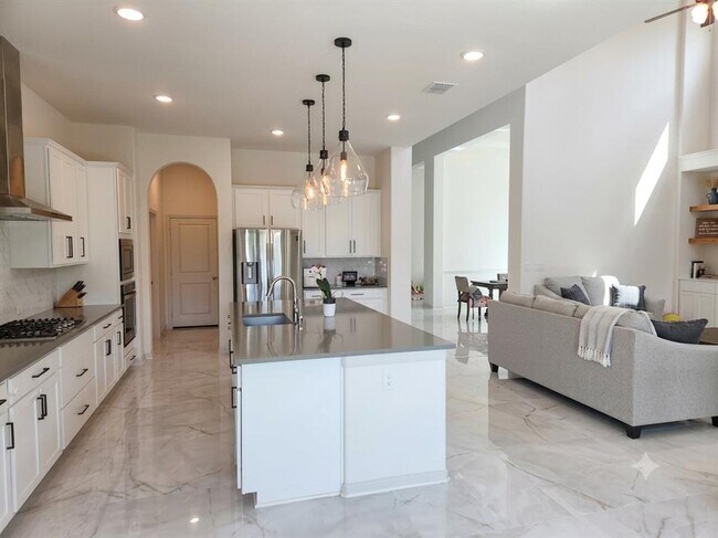 Building Photo - 17005 Sanglier Dr