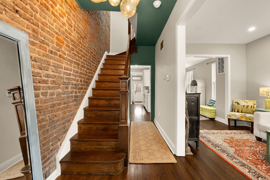 Building Photo - 2124 N Capitol St NW
