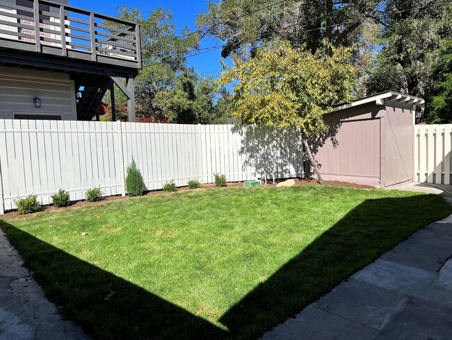 Building Photo - 1039 Humboldt St