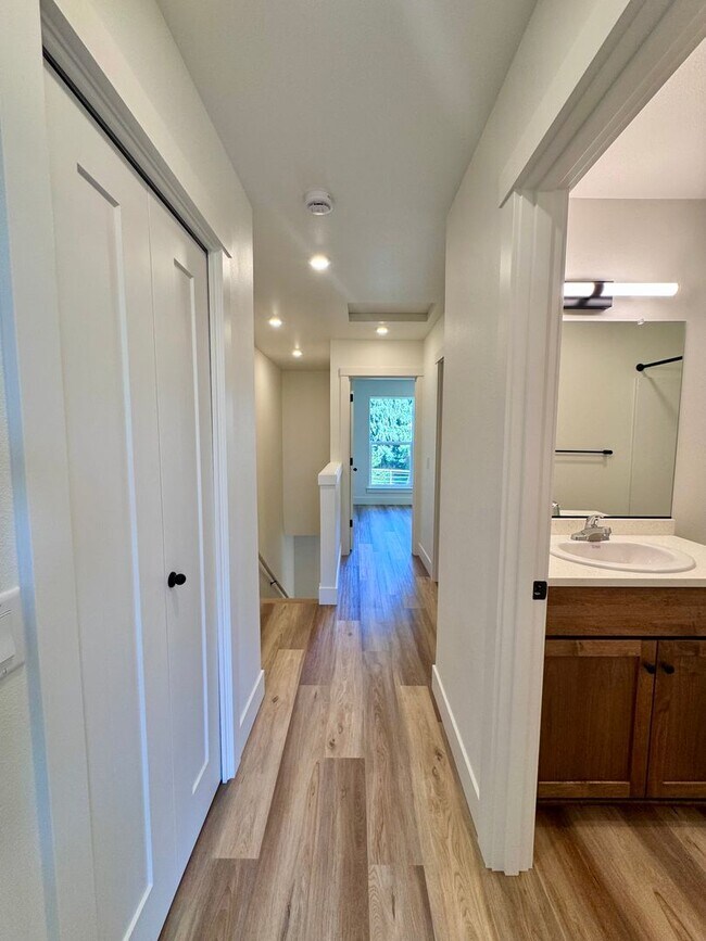 Building Photo - 1ST MONTHS RENT FREE! New Construction, Beautiful, Townhomes! 2 & 3 BEDRM UNITS AVAILABLE