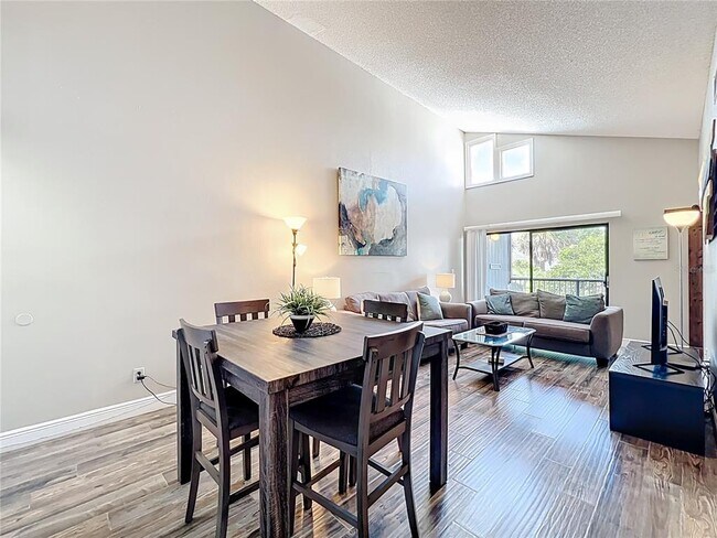 Building Photo - 3944 Atrium Dr