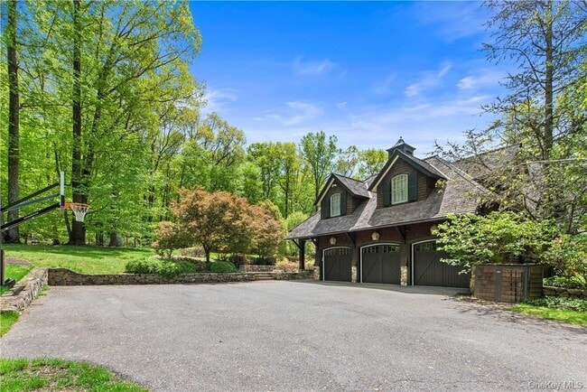 Building Photo - 8 Brady Rd