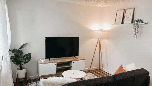 Interior Photo - 261 Boulder Creek Drive