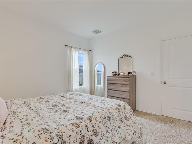 Building Photo - 2712 Louris Ln