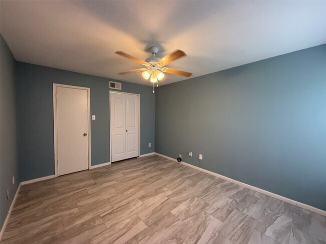 Building Photo - 2350 Bering Dr