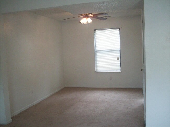 Building Photo - 2512 Elmwood Pkwy