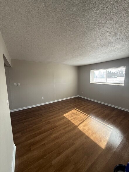 Building Photo - 10749 S Dixie Hwy