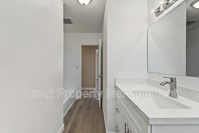 Building Photo - 230 W Whittier Ave