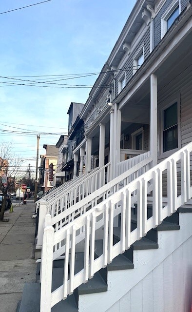 Building Photo - 335 7th St