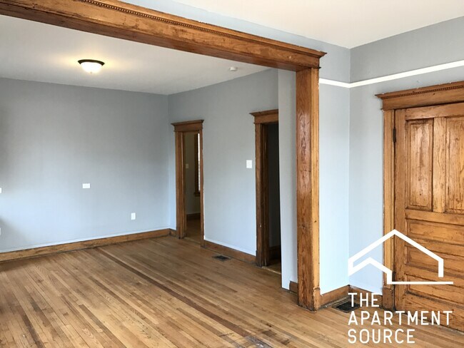 Building Photo - 2215 S Albany Ave