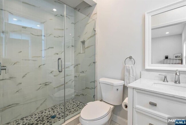 Building Photo - 765 6th Ave