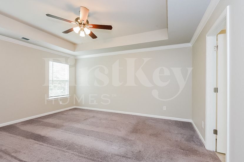 Building Photo - 40 Maple Grove Dr