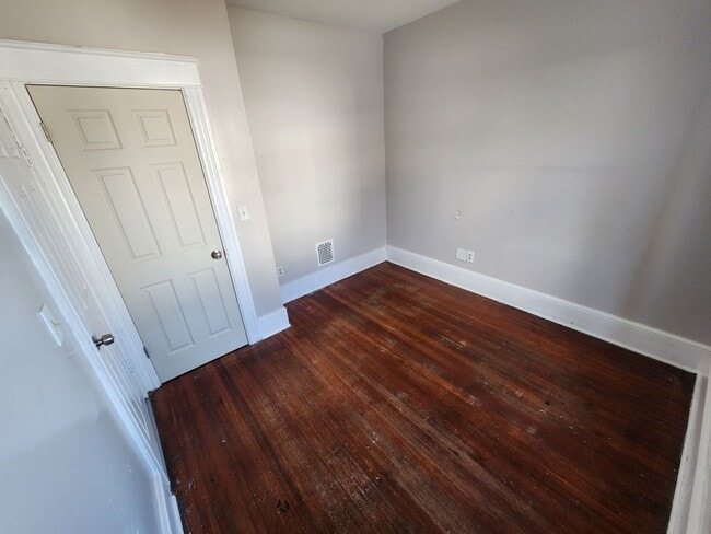 Building Photo - 137 Washington St