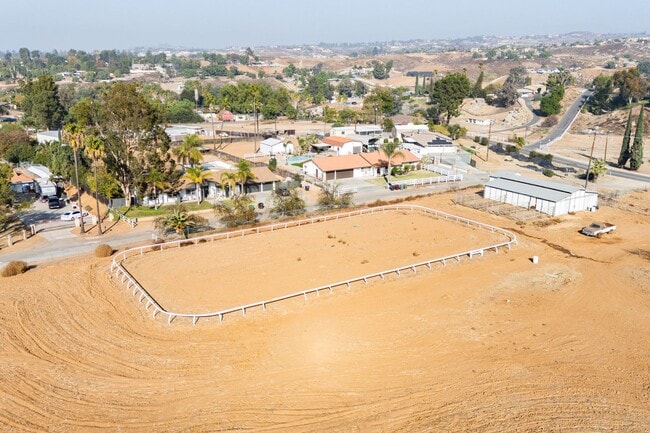 Building Photo - HORSE TRAINERS! MUST SEE HORSE PROPERTY AWESOME ACRAGE 5 ACRES Beautiful Custom 1 story home in W...