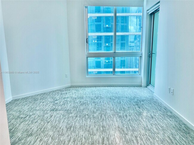 Building Photo - 300 S Biscayne Blvd