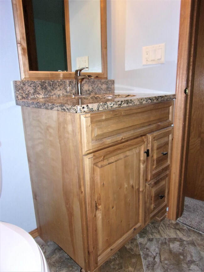 Building Photo - 1435 Pheasant Run Dr