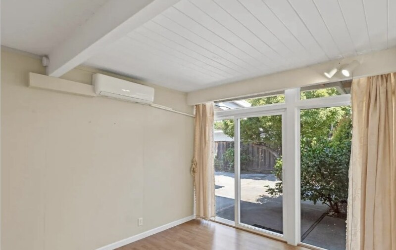 Building Photo - 2085 Sandalwood Ct