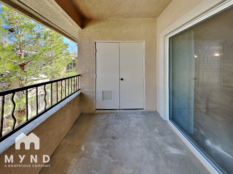 Building Photo - 900 Domnus Ln