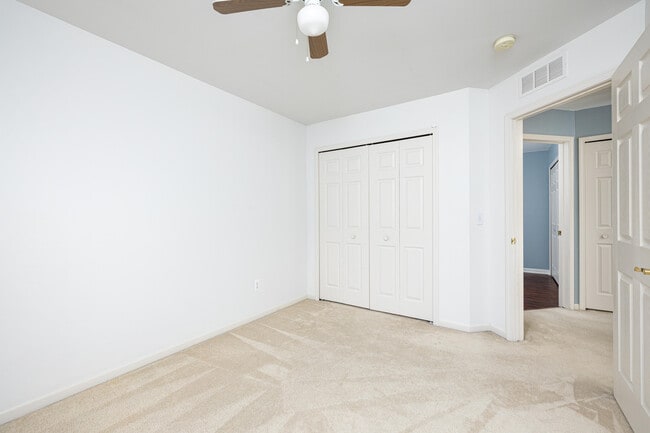 Building Photo - 8312 N Warwick Ct