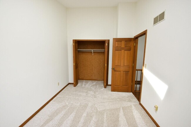 Building Photo - Waterfront Condo in Penn Schools District,...