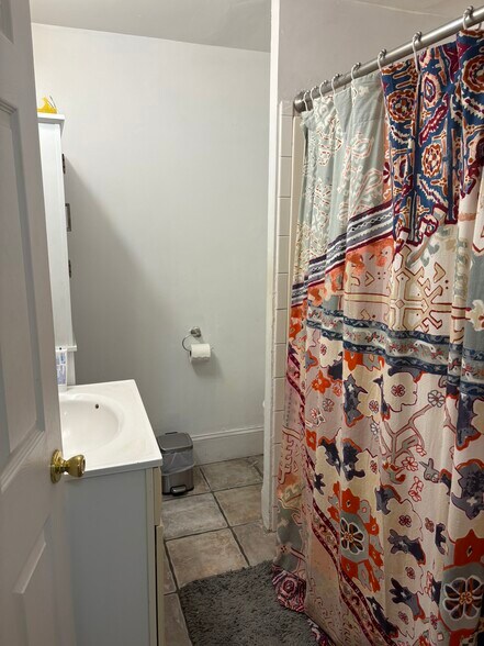 Building Photo - 54 Egmont St