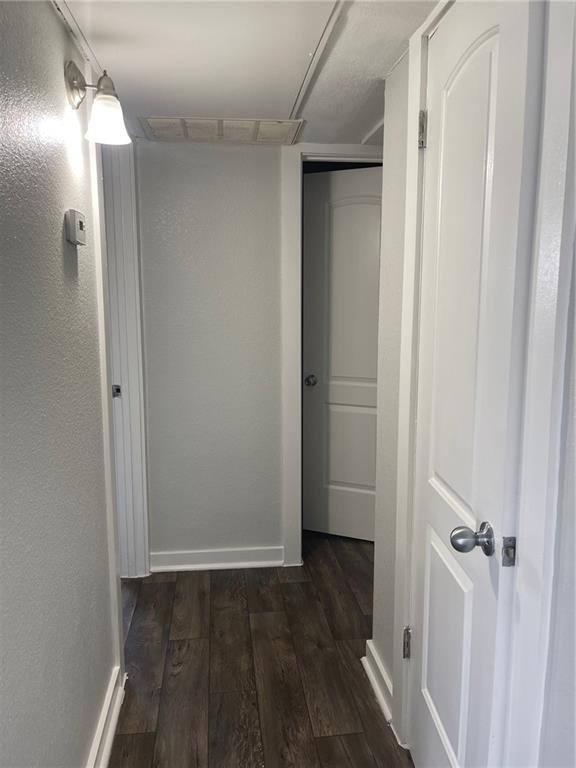 Building Photo - 7304 Twin Crest Dr