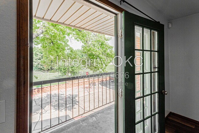 Building Photo - 4400 Hemingway Dr