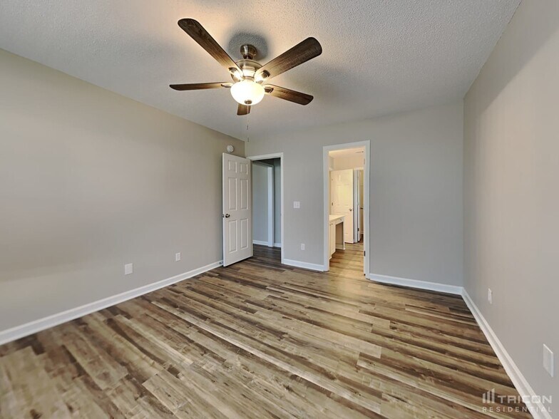 Building Photo - 455 Hunters Crossing Dr