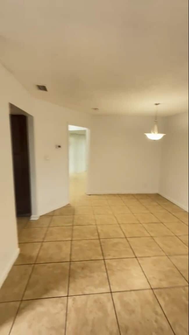 Building Photo - 2546 Lemon Tree Ln