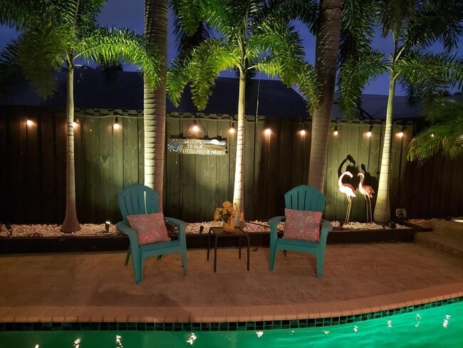 Building Photo - 1402 SW 25th Ave