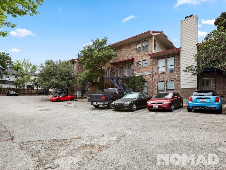 Primary Photo - 1404 Norwalk Ln