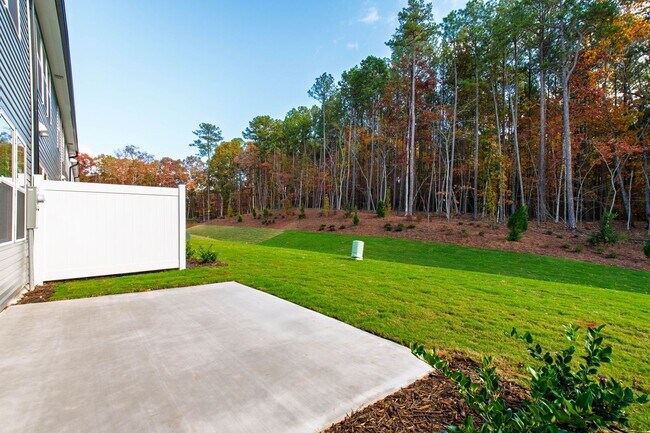 Building Photo - Modern 3-Bedroom Townhome in Solana, Durham!