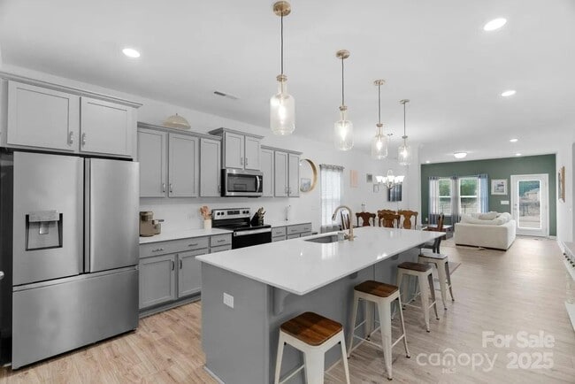 Building Photo - 106 Aspire Cir