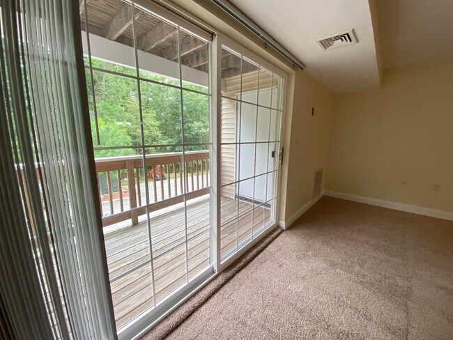 Building Photo - 99 S Mammoth Rd