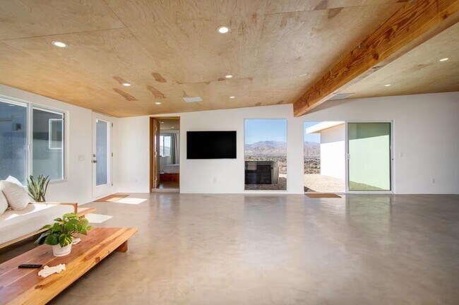 Building Photo - 57710 Piute Trail