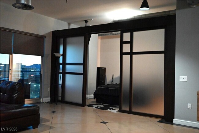 Building Photo - 200 Hoover Ave