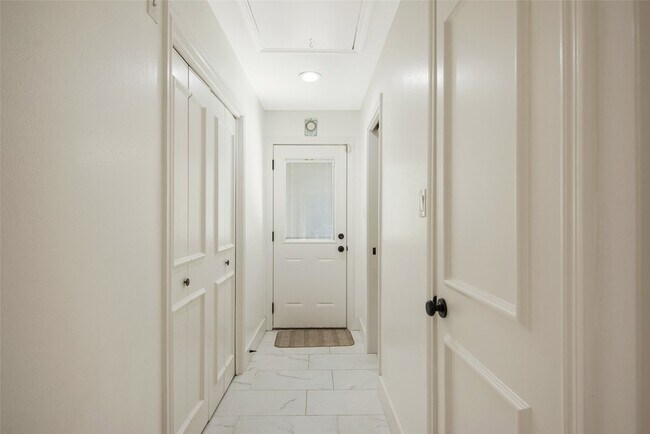 Building Photo - 354 Tealwood Dr
