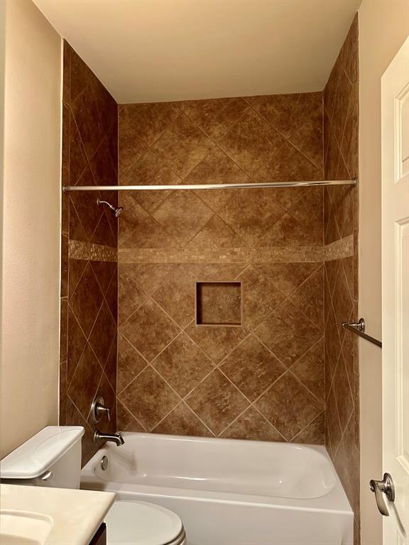 Building Photo - 512 Eberhart Ln