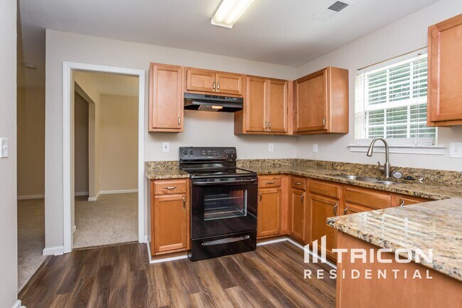 Building Photo - 130 Creek Way