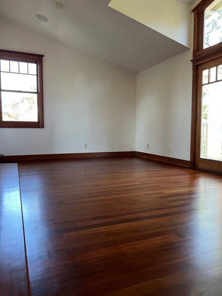 Building Photo - 5825 Saint Paul Ct