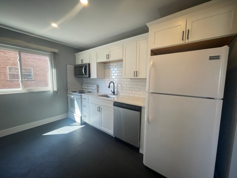 Building Photo - 5706 Grace Ave