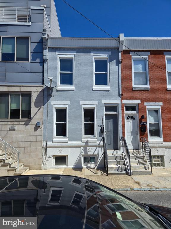 Building Photo - 1833 McClellan St