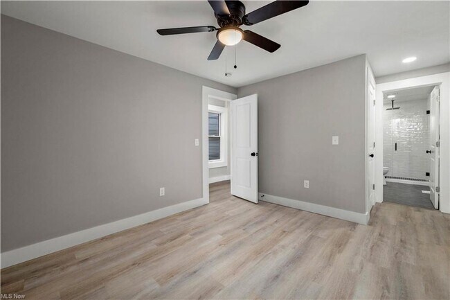 Building Photo - 254 - Whitman