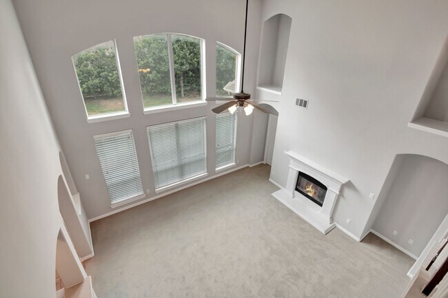 Building Photo - Stonebridge Ranch Beauty