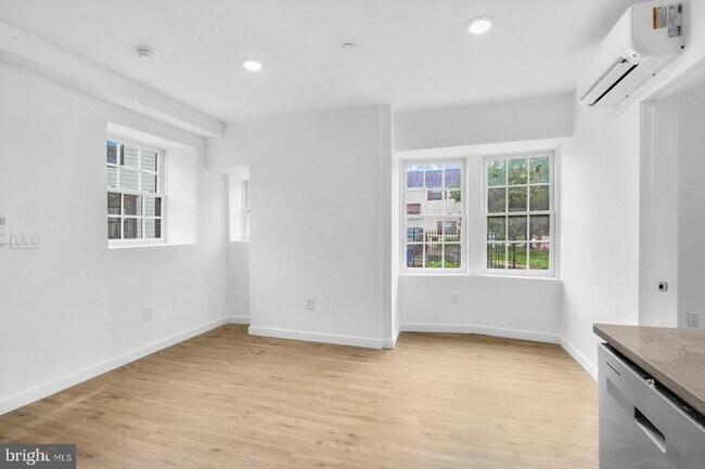 Building Photo - 7037 Ridge Ave