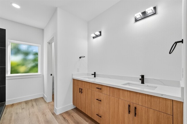 Building Photo - 3311 Nettleton St