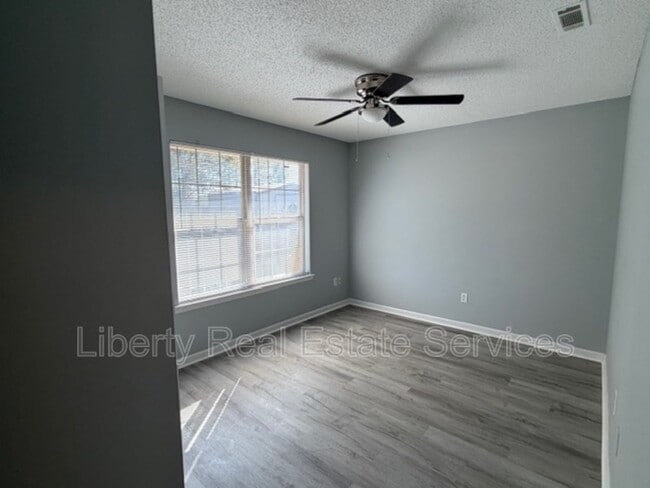 Building Photo - 124 Wayfair Ln