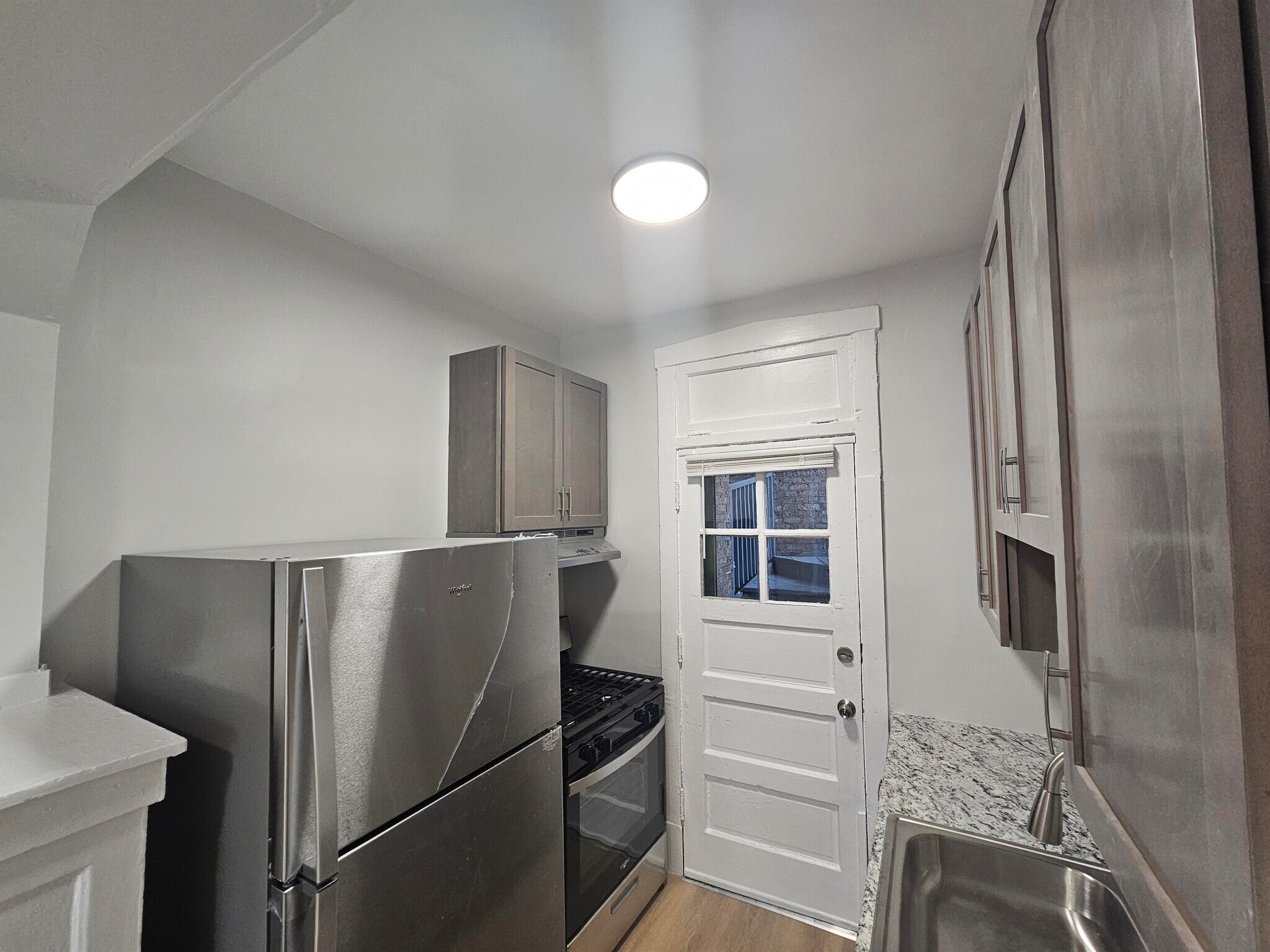 Building Photo - 4749 N Monticello Ave